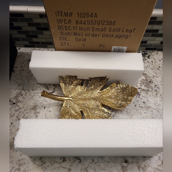 Small Gold Leaf Dish - Picture 3 of 4